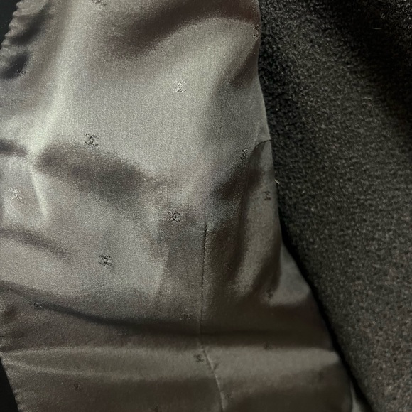 Chanel suit - Picture 5 of 8